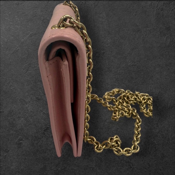 Fendi Pink Quilted Leather Chain Wallet Clutch with Gold Hardware - Picture 2 of 8